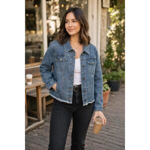 NWT Between Us Star Denim Cropped Jacket Raw Hem Small
